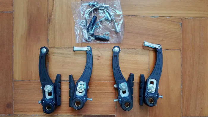 Conjunto NOVO 2 pares freio v-breake nylon para bicicleta 