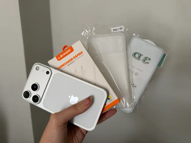 iPhone XR (17 Pro)