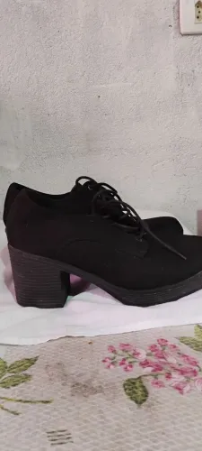 Vendo sapato de camurça tamanho quarenta