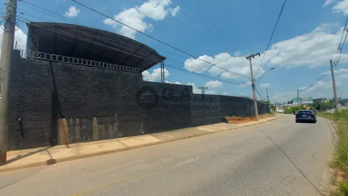 Locação de Espaço Comercial de 350m² em Chacaras Reunidas Sao Jorge, Sorocaba-SP!