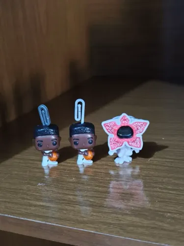 Trio Stranger Things Kinder Joy