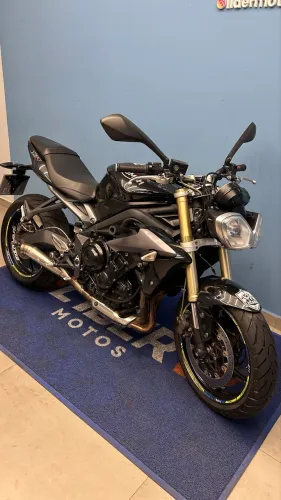 Triumph /street  triple ab  . 675 2015