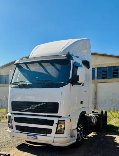 Caminhão volvo FH 400 6x2