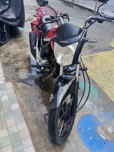 Vendo CG start 160, 19/19,'unico dono, Km: 294.000, quitada, sem débito nenhum.