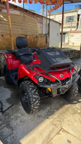Quadriciclo canam outlander 570