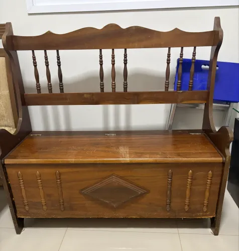 Banco baú antigo