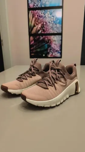 Tênis Nike Free Metcon 6 Feminino - Rosa+Branco