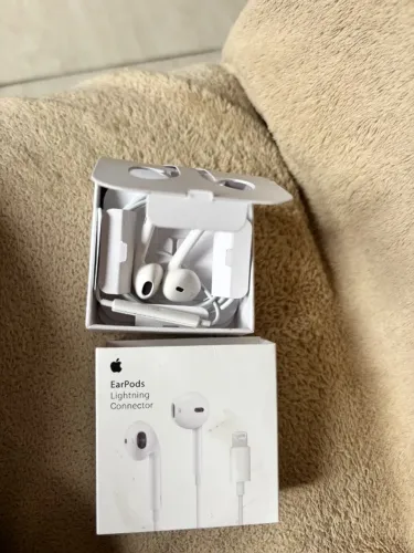Original Apple, nunca usado, apenas caixa aberta."