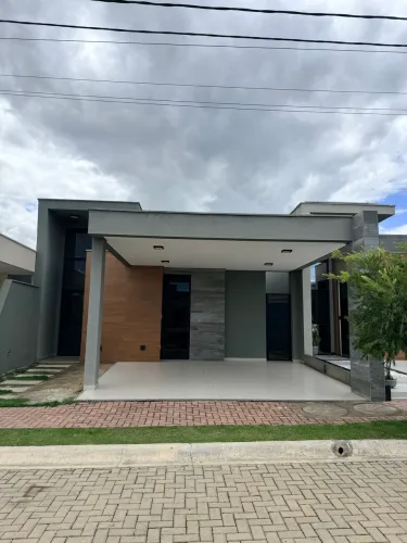 Casa no condomínio Itatiaia
