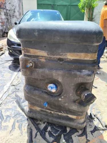 Tanque de combustível Mercedes