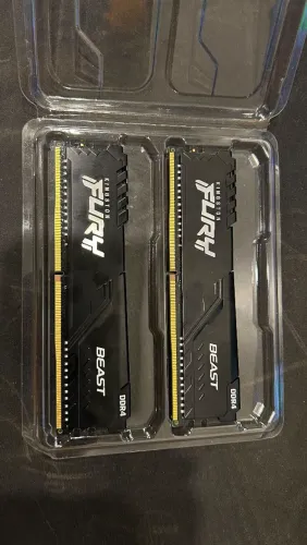 02 pentes de memória RAM Kingston FURY Beast 8GB DDR4 2666MHz