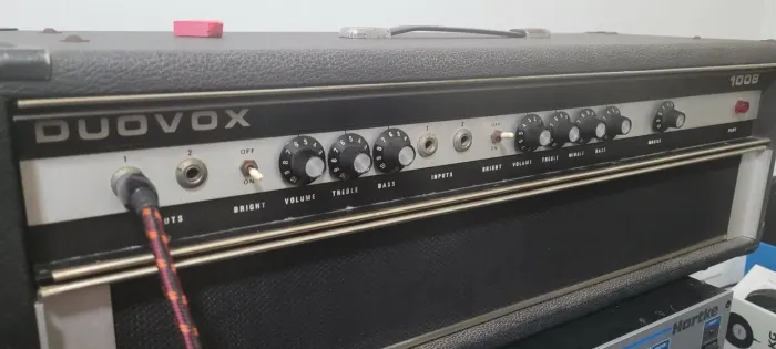 Amplificador de baixo Giannini Duovox 100B Valvulado
