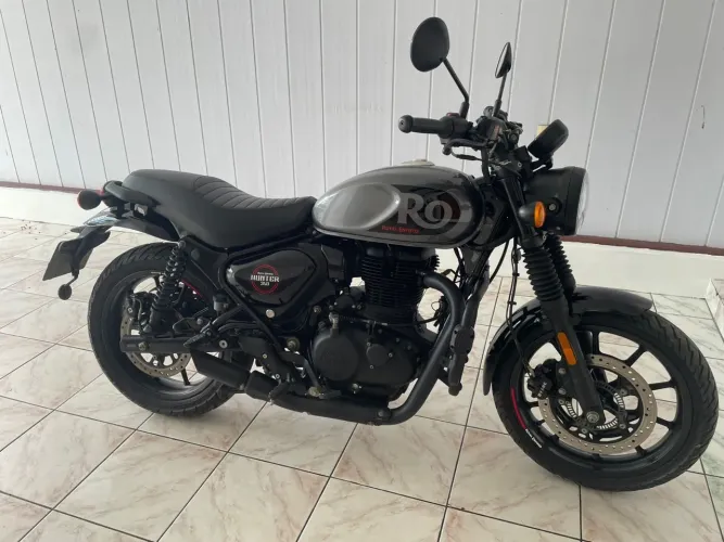 Vendo essa moto Royal, alienada moto praticamente zero. Valor 9,500 mil só 