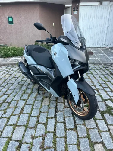 Xmax 300 2026