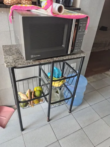 Fruteira com pedra de mármore