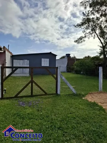 C429 - Residência composta de 01 dormitório no Balneário Santa Terezinha