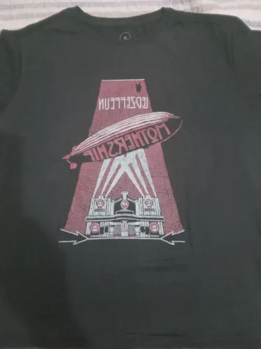 Camisa Led Zeppelin feminina (tamanho M)