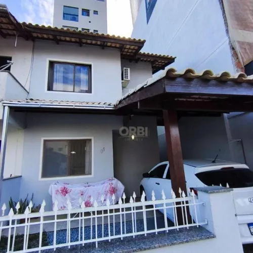 Sobrado com 2 dormitórios à venda, 82 m² por R$ 730.000,00 - Perequê - Porto Belo/SC