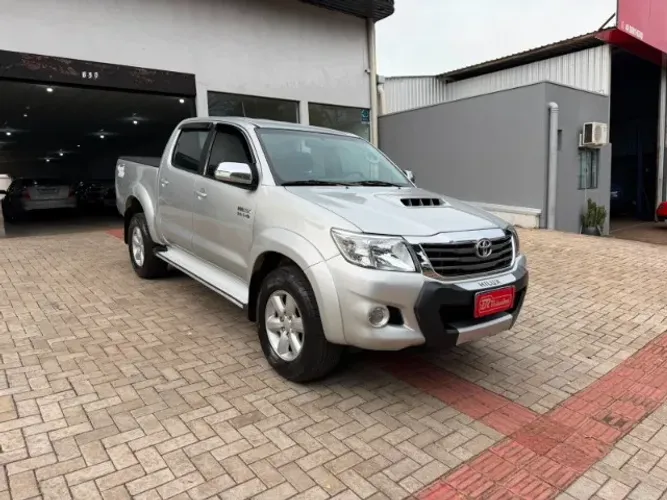 Toyota Hilux CD SRV D4-d 4X4 3.0 TDI Diesel AUT 2013