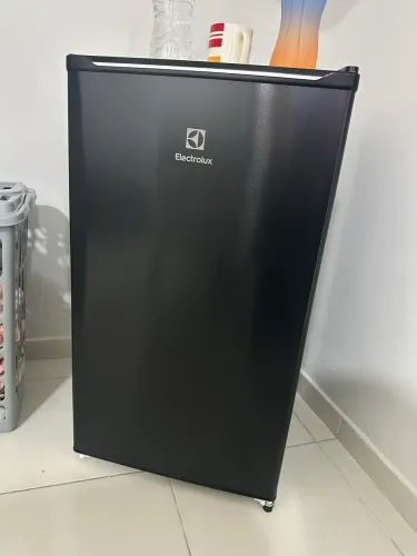 Frigobar Eletrolux 90L