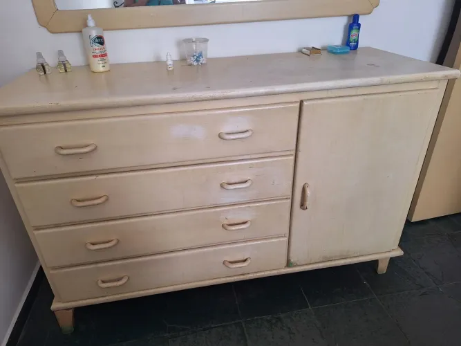 Penteadeira 1,50 comprimento; altura 94 cm; largura 53 cm cm