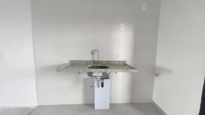 Pia cozinha granito com cuba inox e torneira