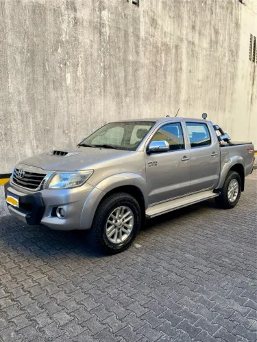 Toyota Hilux CD SRV D4-d 4X4 3.0 TDI Diesel AUT 2015