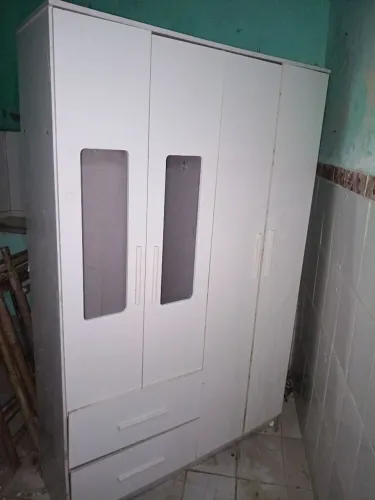 Guarda roupa de criança