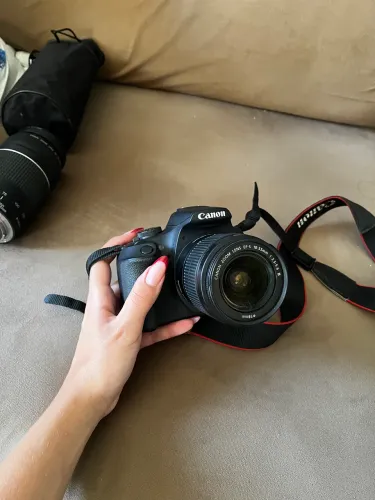 Canon EOS Rebel T7 + lente 75-300 mm