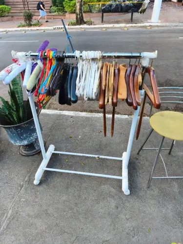 Cabides. Lote variado.