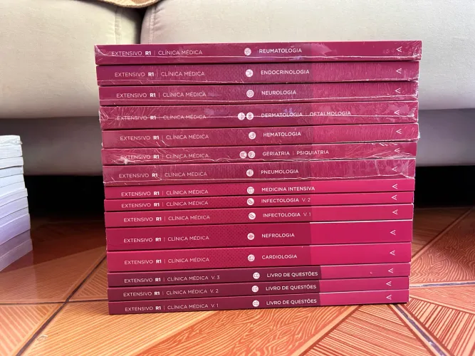 Livros extensivo R1 MEDCEL