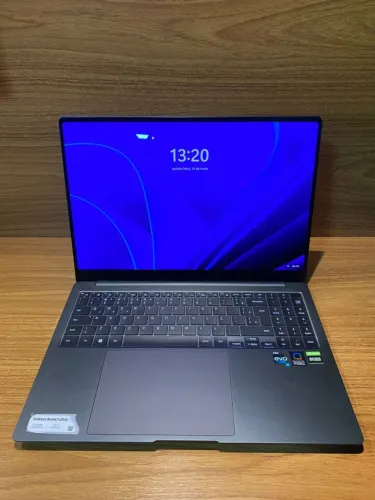 Notebook Galaxy Book3 Ultra Samsung i7 13th CONSERVADÍSSIMO!