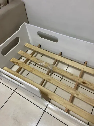 Cama montessoriana infantil 