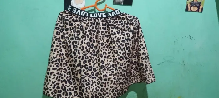 Saia estampa oncinha p shein