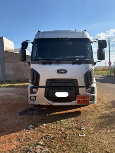Caminhão Tanque de Combustível.