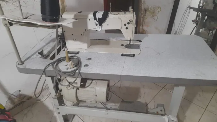 Vendo máquina reta 