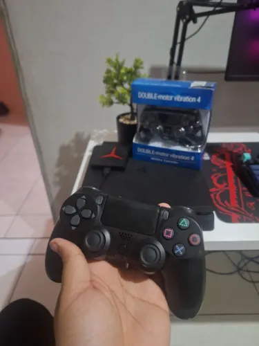 Ps4 500gb + Gta + fifa26 + 2 controles