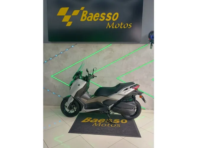Yamaha Xmax 250 connected abs 2025