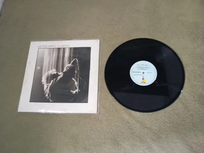 Lp Disco Vinil -U2 - ótimo estado SEM RISCOS -