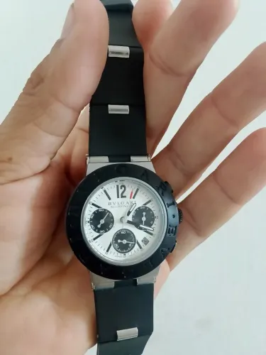 Relógio Bvgari masculino com defeito 