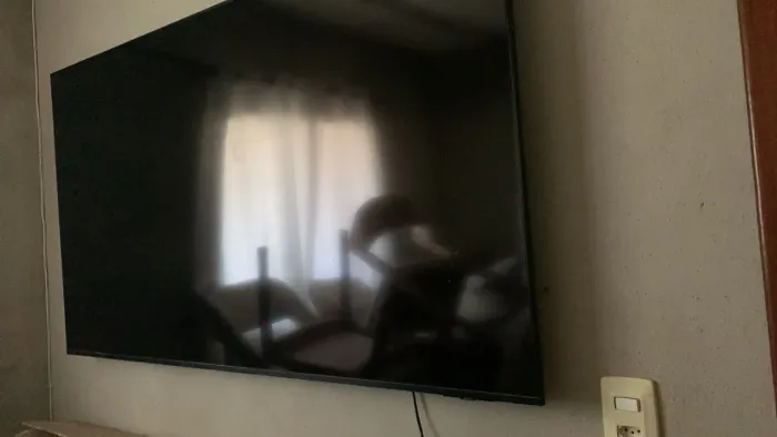 Televisão 70 polegadas novíssima!