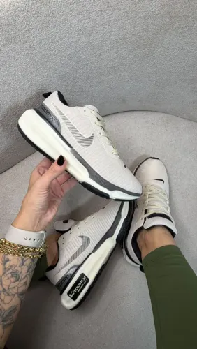 TÊNIS ZOOMX BRANCO COM PRATA