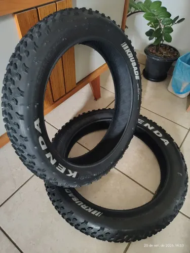 Pneus Bicicleta Elétrica 20x4.0 (90.100-16)