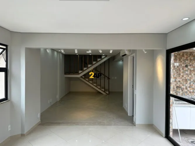 Aluguel de Cobertura Duplex de 250m² no Morumbi, São Paulo - 3 Quartos, 1 Suíte, 3 Vagas -