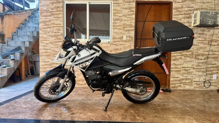 VENDE-SE UMA LINDA YAMAHA XTZ 150 FLEX ANO 2022/2022