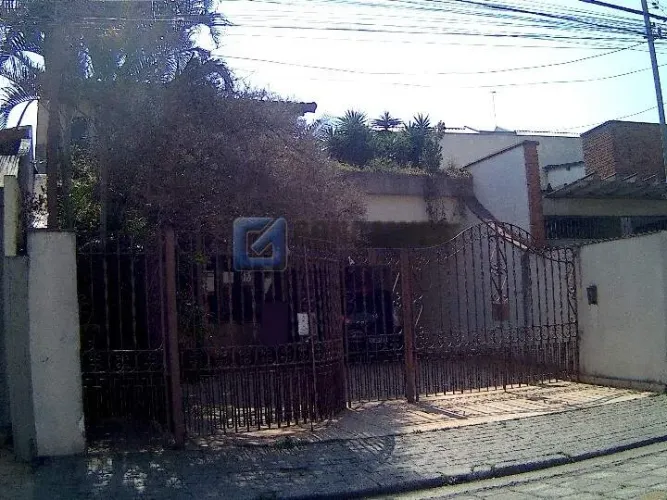 Sobrado para Venda em Santo André (Santa Terezinha) 8 Quartos, 4 Suítes e 5 Vagas
