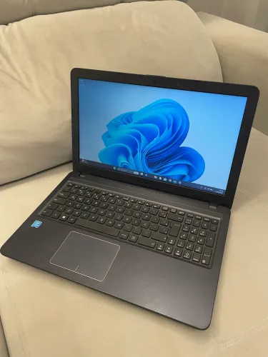 Notebook Asus Celeron/ SSD 128GB/ SEM DEFEITOS