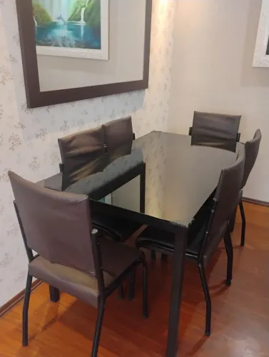 Mesa 6 lugares com tampo de vidro