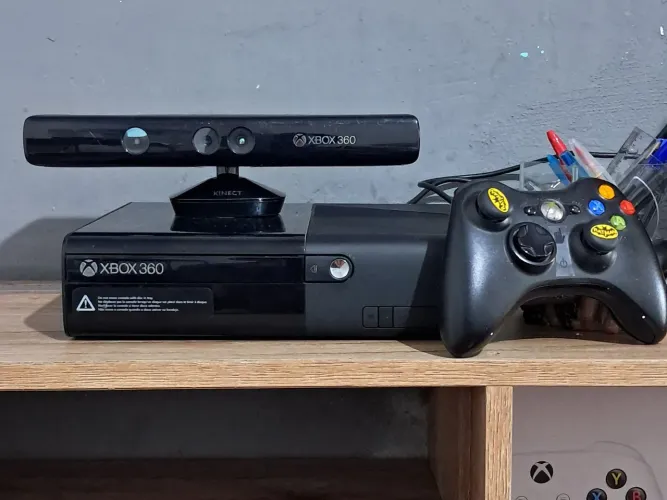 Xbox 360 Completo + Kinect + 2 Jogos - Funcionando Perfeitamente