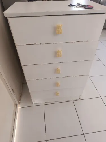 Vendo cômoda 5 gavetas
